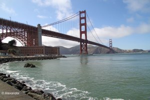 Golden Gate Bridge, Fort Point left center